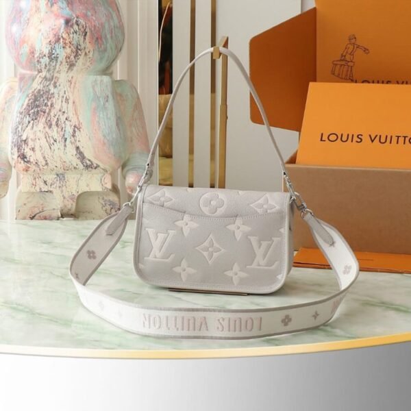 LV DIANE GLOVES - Image 5