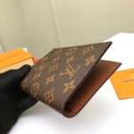 LV PASSPORT COVER - Image 6