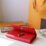 Louis Vuitton TWIST WALLET - Image 5