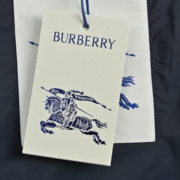 High Quality Burberry Jacket - Image 7