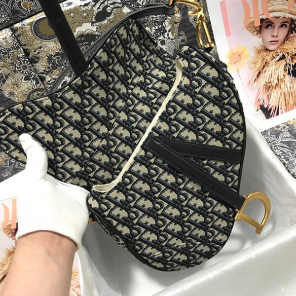 Dior SADDLE BAG - Image 7
