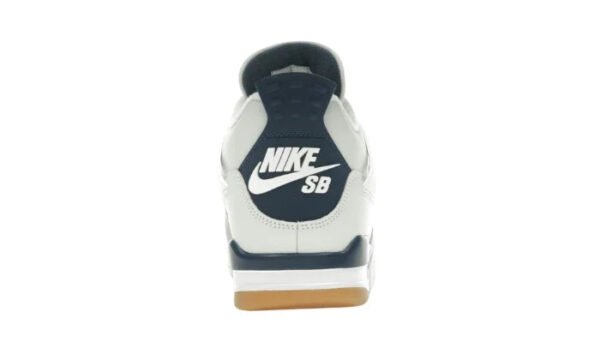 ⁦حذاء Air Jordan Retro أزرق كحلي⁩ - الصورة ⁦4⁩