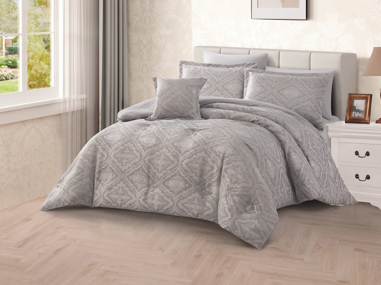 74_2K_202608172158.jpeg Luxury Classic Grey Damask Jacquard Comforter Set - Image 1