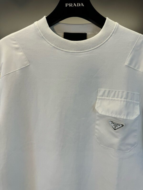 New Classic Metal Triangle Pocket Crewneck Sweatshirt – Modern & Stylish - Image 5