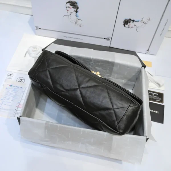 CHANEL 19 MAXI HANDBAG - Image 6