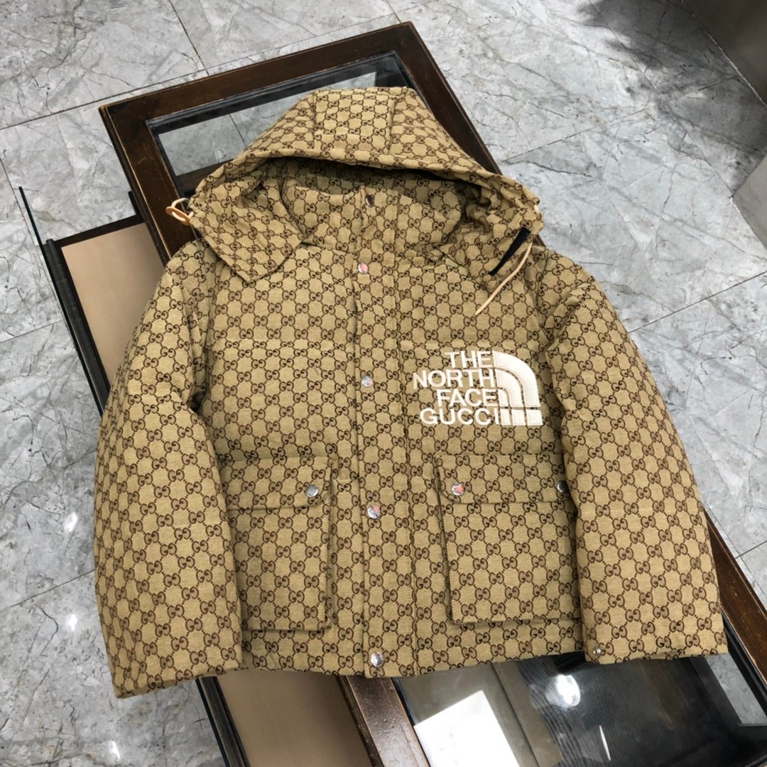 77f785037ebd2c3200b3eef3d1337f9b.jpg Gucci DownJacket - Image 1