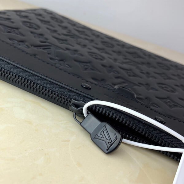 LV Discovery Pochette - Image 6