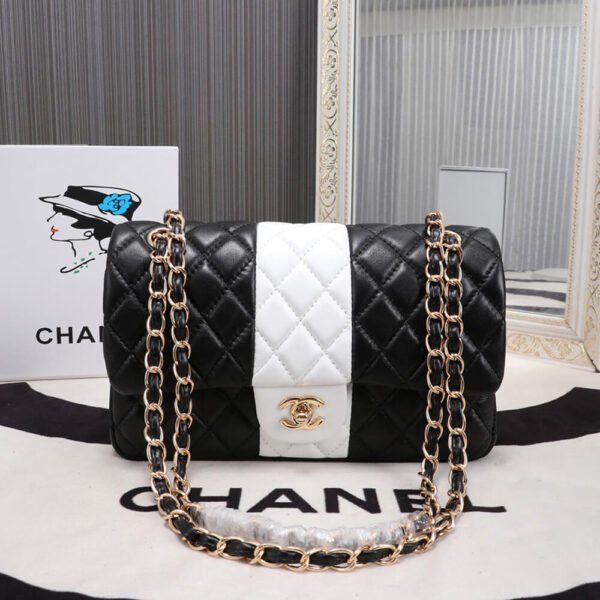 CHANEL CLASSIC HANDBAG - Image 3