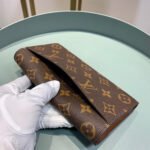 Louis Vuitton Sarah Wallet - Image 9