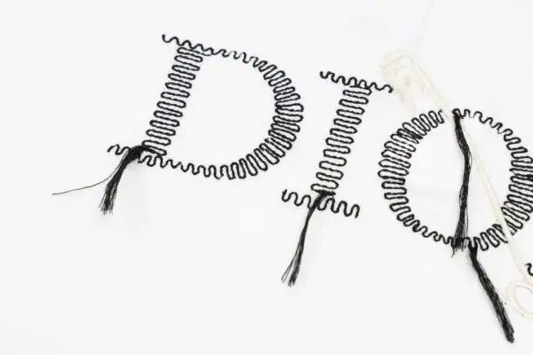 High Quality Dior T-shirt - Image 5