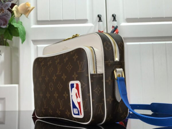 Top rated LV Bag - Image 5
