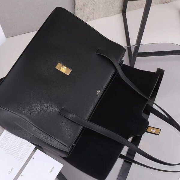Medium SOFT 16 bag in soft grained cowhide - Image 6