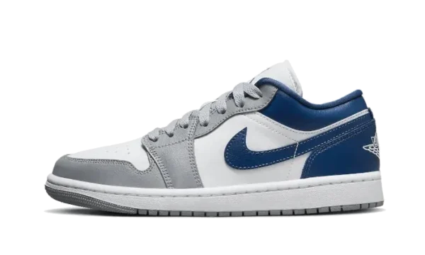 ⁦حذاء Air Jordan أبيض رمادي أزرق⁩ - الصورة ⁦2⁩