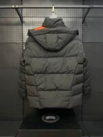 Canada Goose DownJacket - Image 6
