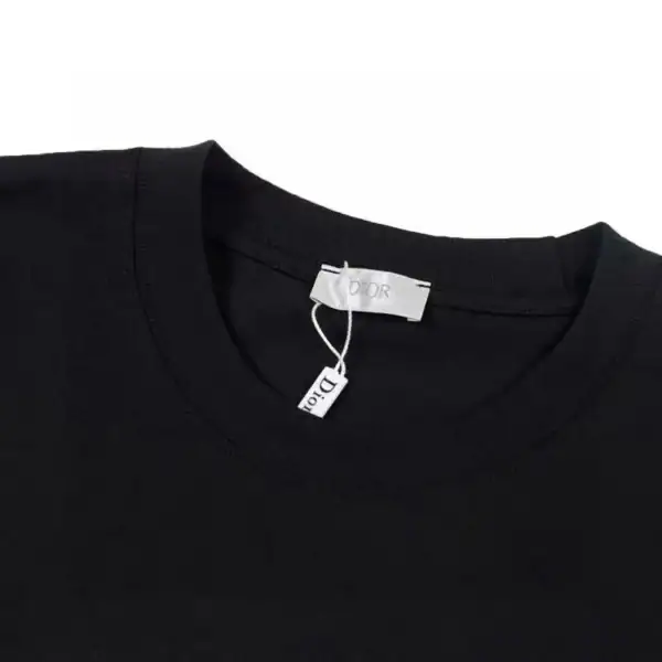 High Quality Dior T-shirt - Image 5