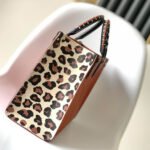 Louis Vuitton ONTHEGO MM - Image 4