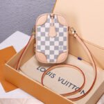 LV Neokapi Pouch - Image 3