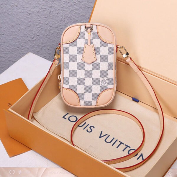 LV Neokapi Pouch - Image 3