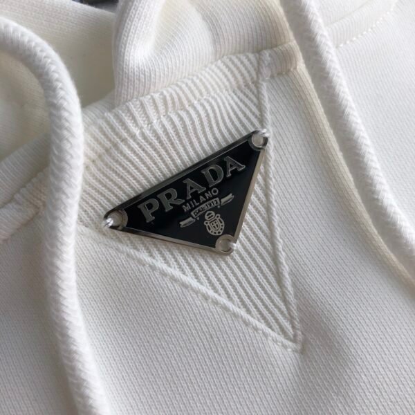 2025 Classic New Logo Patch Hoodie – High-End Quality & Timeless Design - Image 5