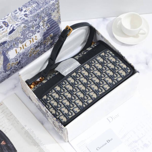 30 MONTAIGNE CHAIN BAG - Image 4