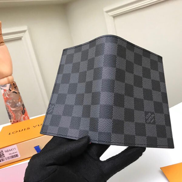LV PASSPORT COVER - Image 5