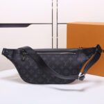 LV Discovery Bumbag - Image 4