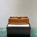 GG Marmont small matelasse shoulder bag - Image 10