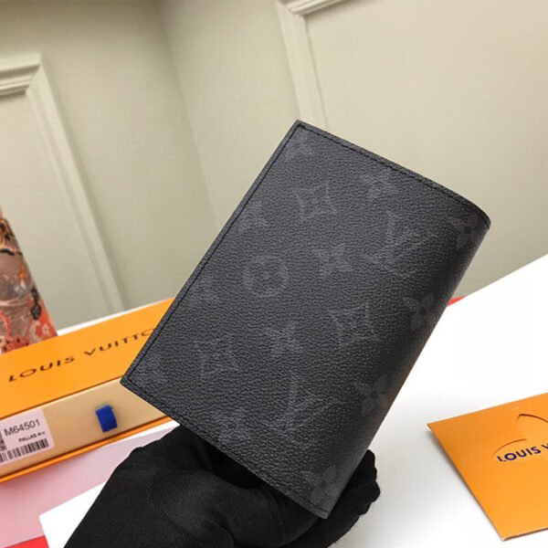 LV PASSPORT COVER - Image 4