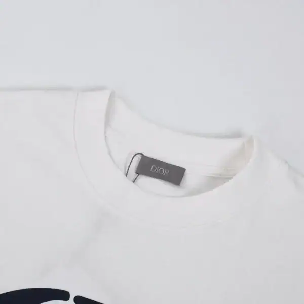 High Quality Dior T-shirt - Image 4