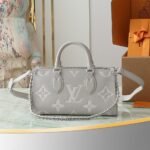 LV ONTHEGO EAST WEST GLOVES - Image 3