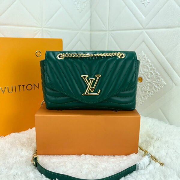 LV NEW WAVE CHAIN BAG - Image 3