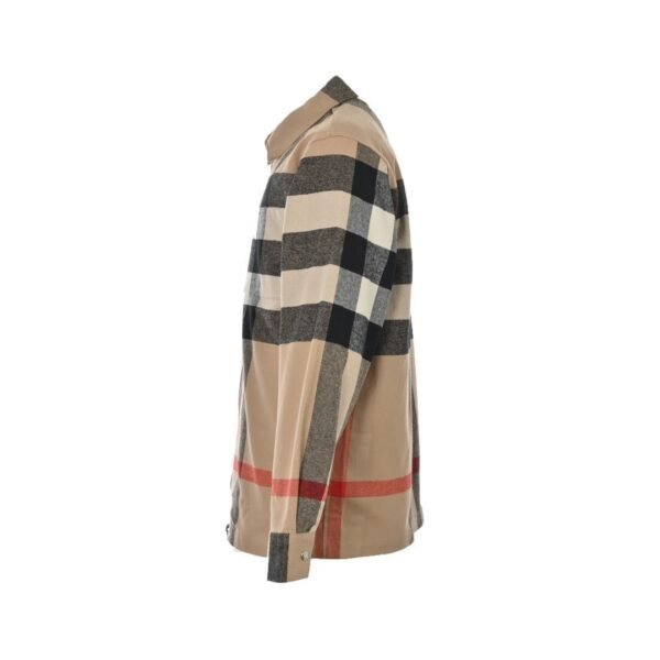 High Quality Burberry Jacket - Image 3