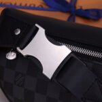 LV Campus Bumbag - Image 7