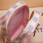 LV Neokapi Pouch - Image 7