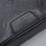 LV Discovery Bumbag - Image 8