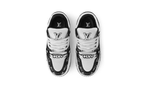 White Black Max - Image 4