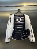 Canada Goose DownJacket - Image 7
