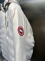 Canada Goose DownJacket - Image 5