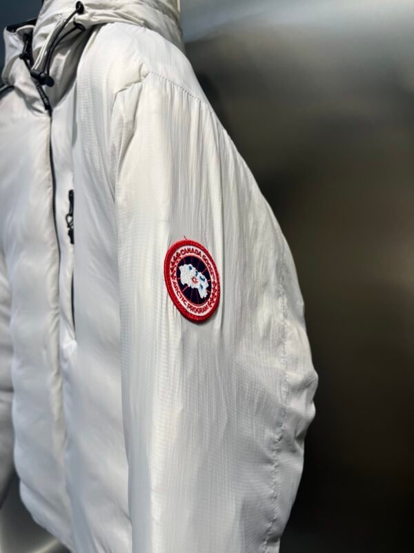 Canada Goose DownJacket - Image 5