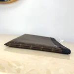 LV Pochette Discovery GM - Image 5