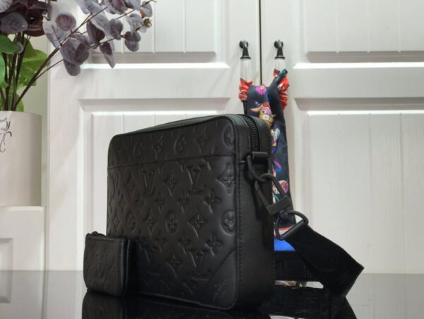 Top rated LV Bag - Image 7