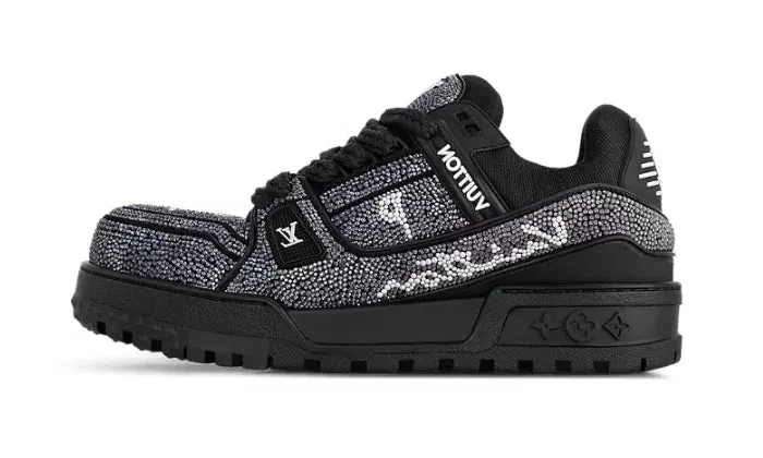 a186b22d70a0a3cf600181fb55c2d243.webp Trainer Maxi - Image 1