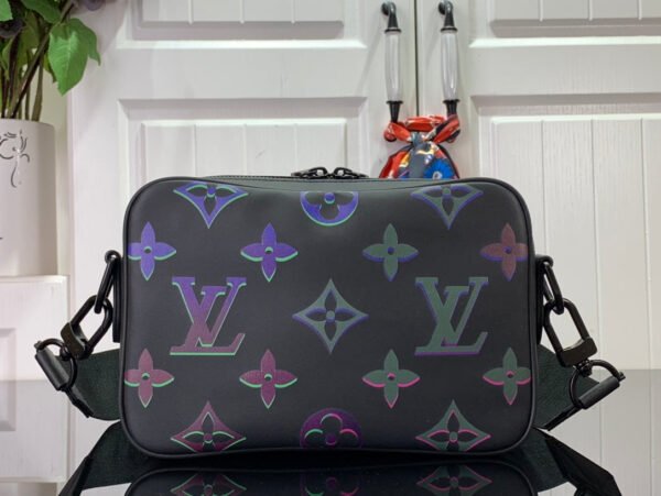 Top rated LV Bag - Image 5