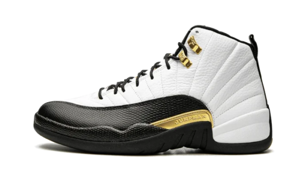 ⁦حذاء Air Jordan Retro Royalty Taxi⁩ - الصورة ⁦2⁩