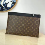 LV Pochette Discovery GM - Image 4