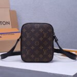 LV Christopher Wearable Wallet - Image 5