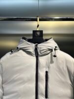 Canada Goose DownJacket - Image 6