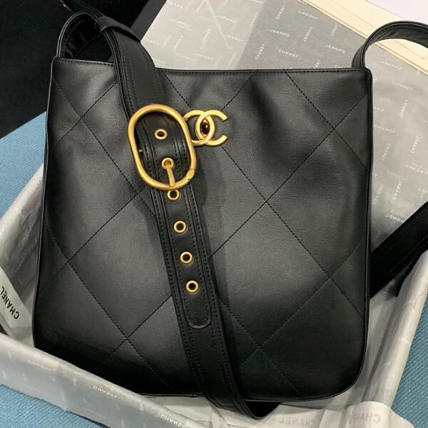 CHANEL HOBO HANDBAG - Image 4