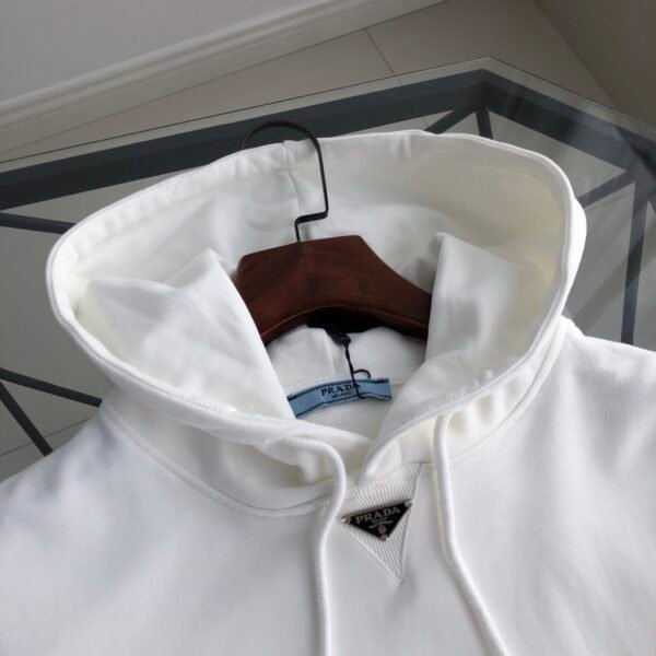 2025 Classic New Logo Patch Hoodie – High-End Quality & Timeless Design - Image 4