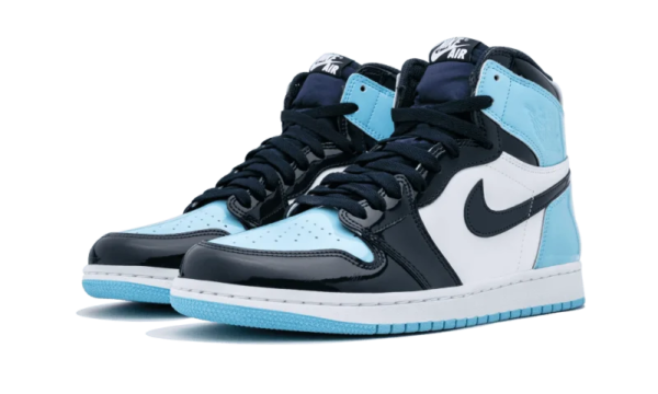 ⁦حذاء Air Jordan UNC Patent⁩ - الصورة ⁦3⁩